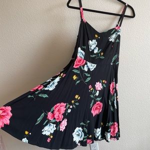 Women’s Old Navy Black Floral Spring Dress - L